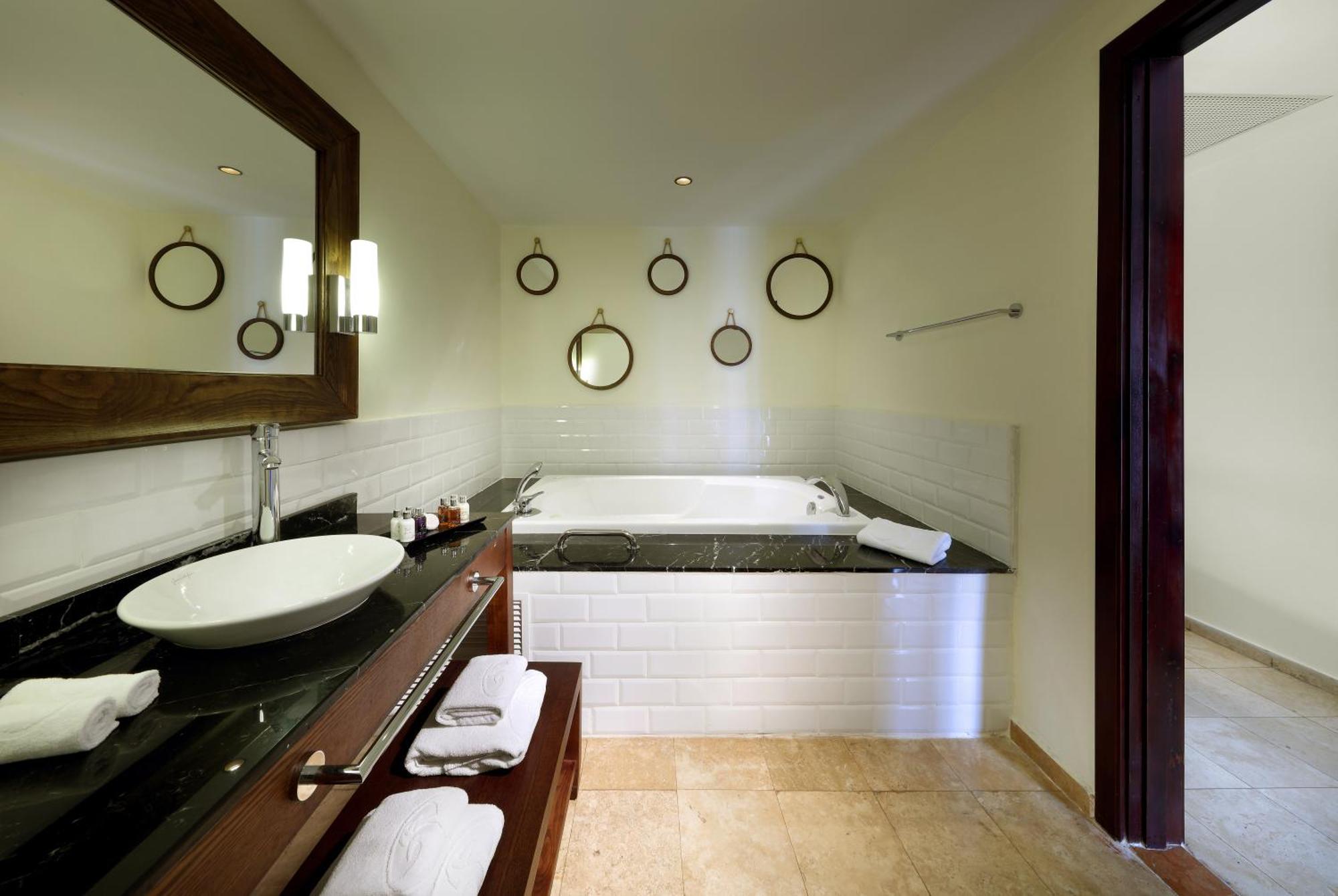 Grand Palladium Lady Hamilton Resort & Spa Lucea Exterior foto